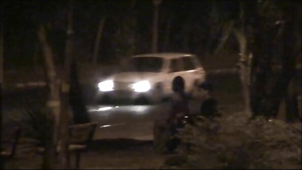מילוי ברור סרטי סקס חינם לצפייה ישירה עם חזה גדול נותן את הבחור בעמדה מיסיונרית.