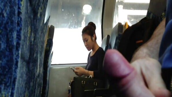 צ'בולדים מרוצים סרטים כחולים לצפיה בחינם משרתים זין אחד עם פיות מלוכלכים.